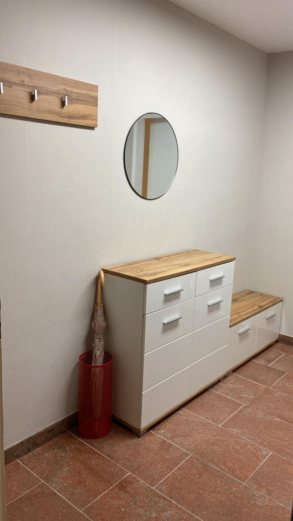 Freshly Renovated Studio Apartment - Top Location In Weinstadt Exteriér fotografie