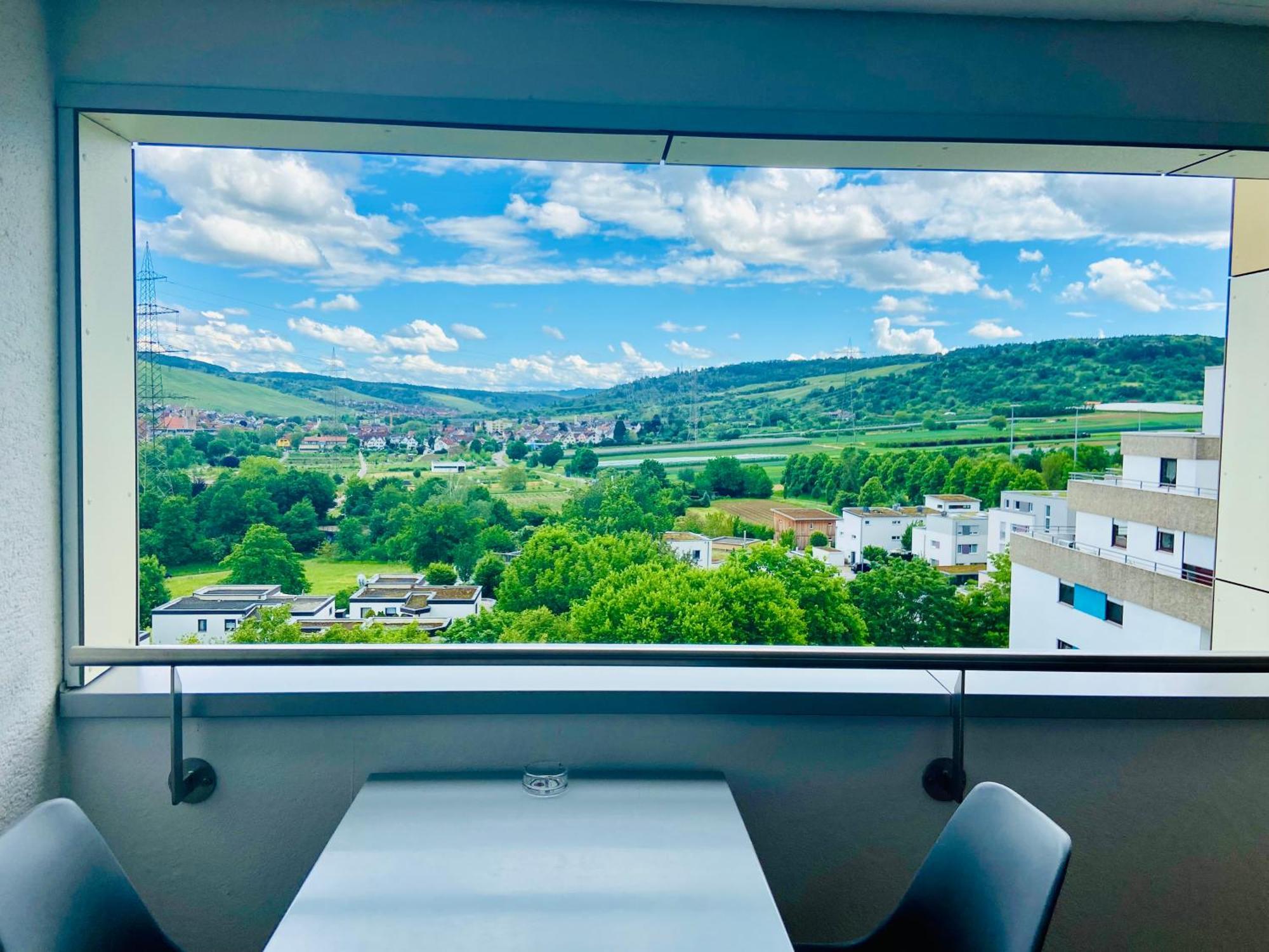 Freshly Renovated Studio Apartment - Top Location In Weinstadt Exteriér fotografie